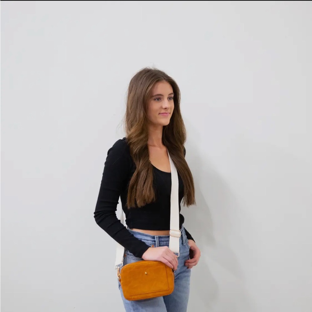 Stylish Tan Crossbody Bag - Picture 7 of 7
